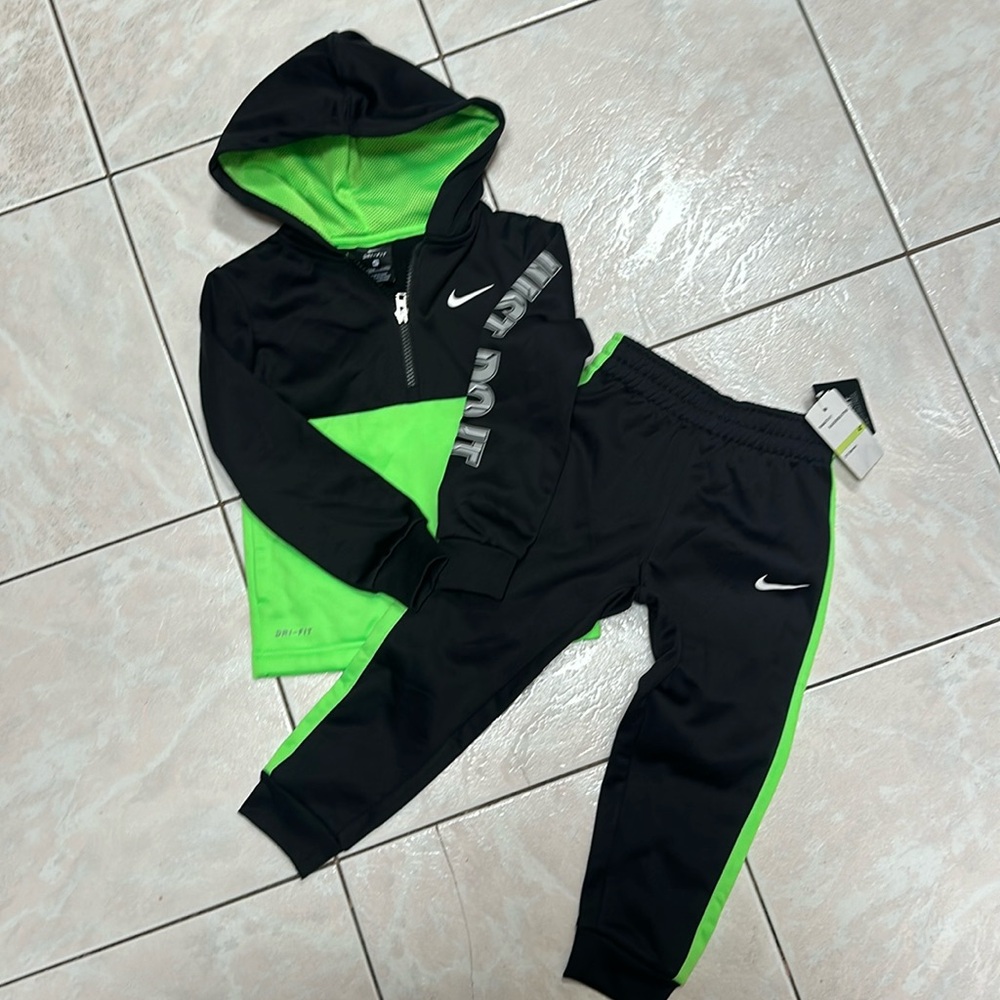 Nike dri-fit set boys 4T NWT